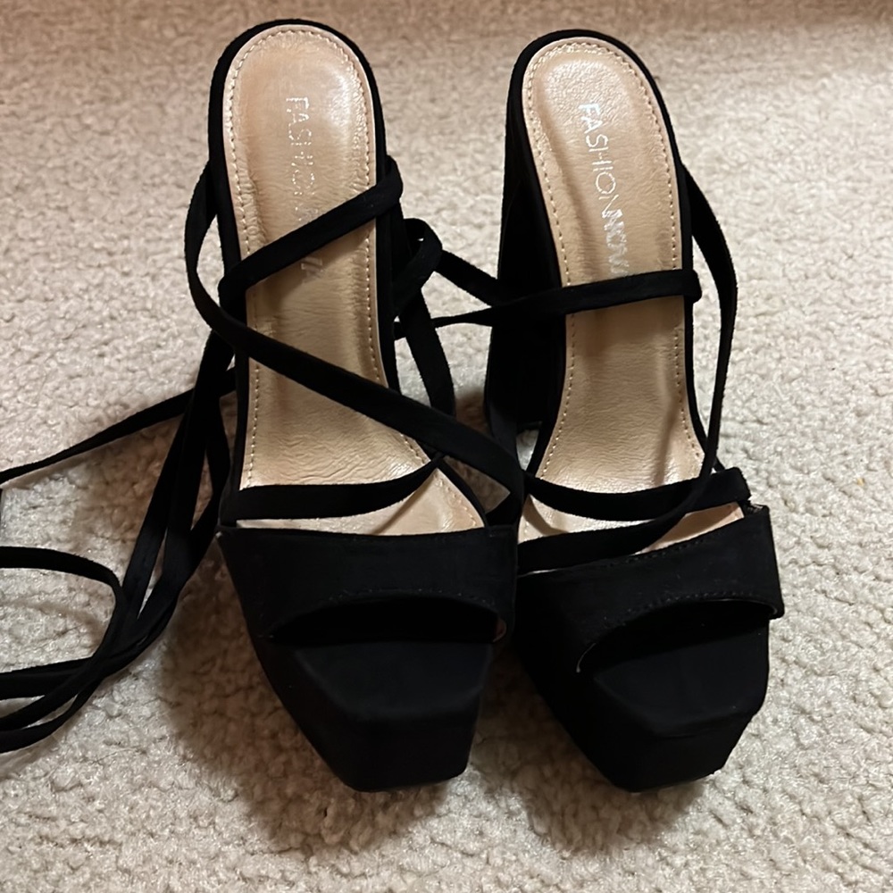 FN High platform 6-7 inch strappy heels NWOT